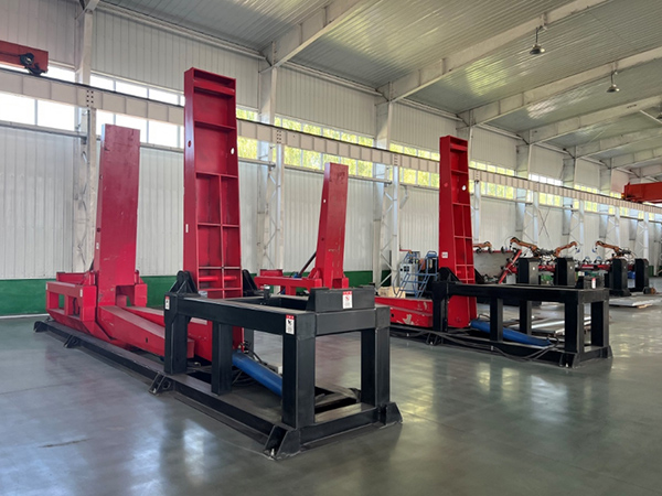 Automatic flipping machine